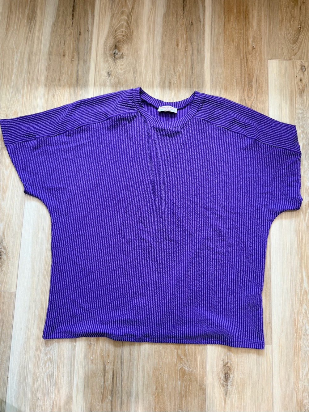 Discount divas purple raised rib dolman top - size medium
